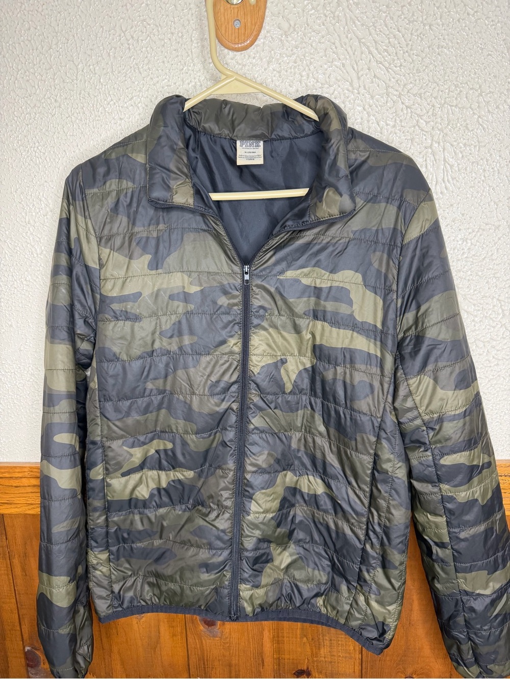 PINK Victoria's Secret Olive and Gray Camo Packable Puffer Jacket